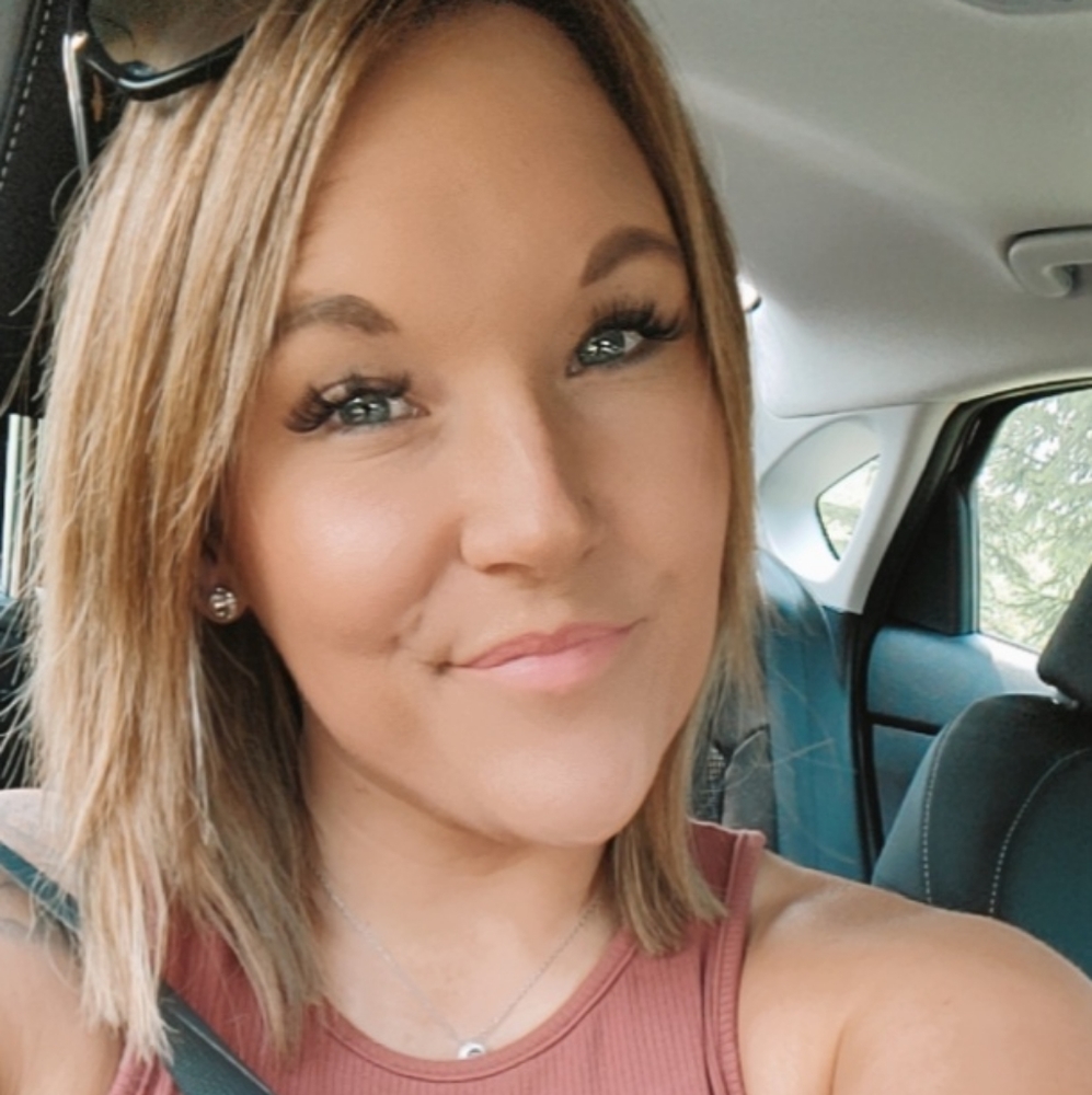 Meet your Posher, Alyson